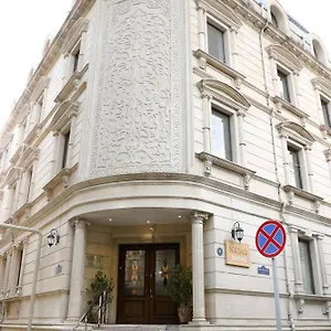 فندق Nemi Center